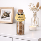 Memorial flesje hanger met naam kat - detailfoto