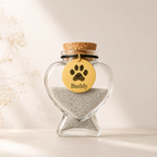 Memorial flesje hanger pootafdrukje - close-up