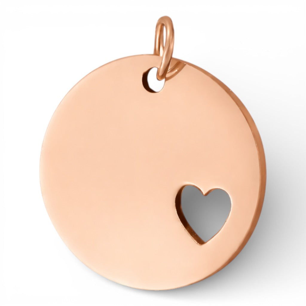 Hanger met gravure rond hartje - close-up